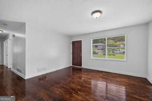 4 bedroom, 1.5 bathroom, 1,404 sq ft single family residence for sale at 899 E Glochester Place, Norcross, GA 30071 — photo 5