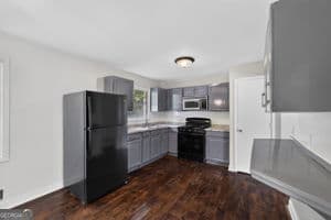 4 bedroom, 1.5 bathroom, 1,404 sq ft single family residence for sale at 899 E Glochester Place, Norcross, GA 30071 — photo 9