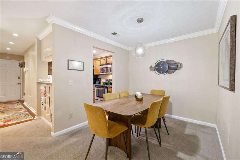 2 bedroom, 2 bathroom, 1,000 sq ft condominium for rent at 525 Warm Springs Circle, Roswell, GA 30075 for $1,800 a month — photo 6
