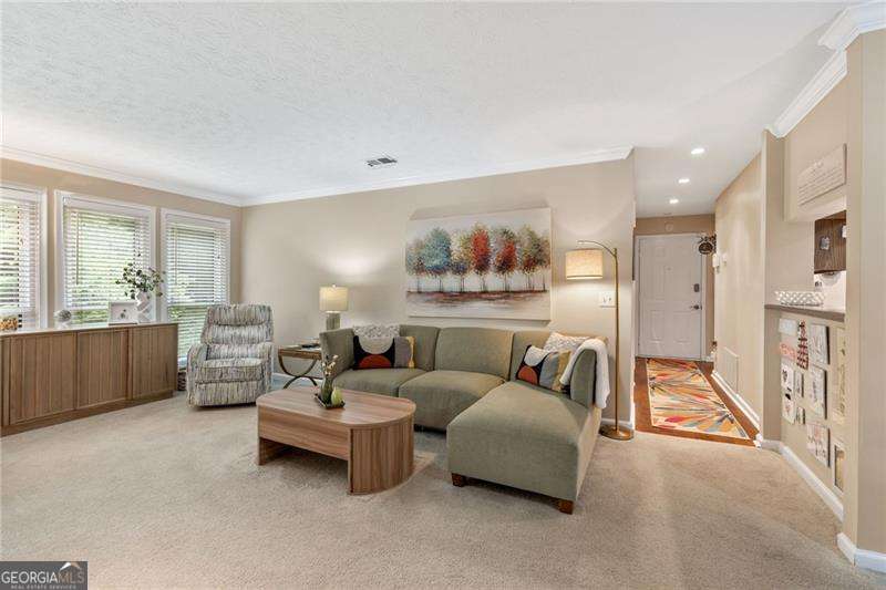 2 bedroom, 2 bathroom, 1,000 sq ft condominium for rent at 525 Warm Springs Circle, Roswell, GA 30075 for $1,800 a month — photo 7
