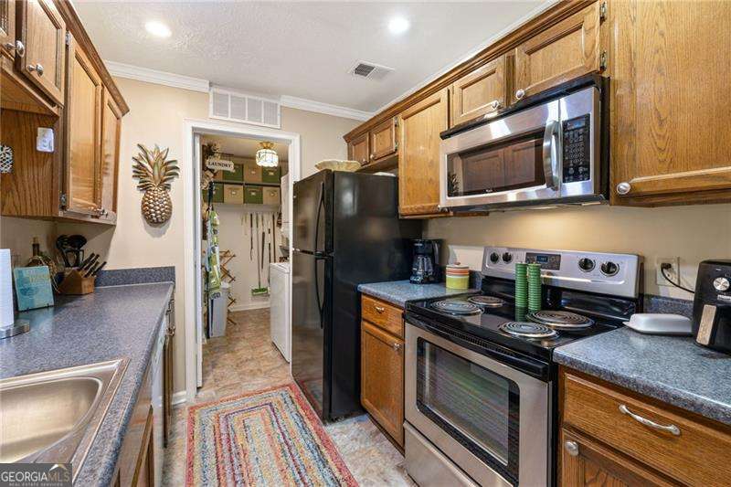 2 bedroom, 2 bathroom, 1,000 sq ft condominium for rent at 525 Warm Springs Circle, Roswell, GA 30075 for $1,800 a month — photo 3