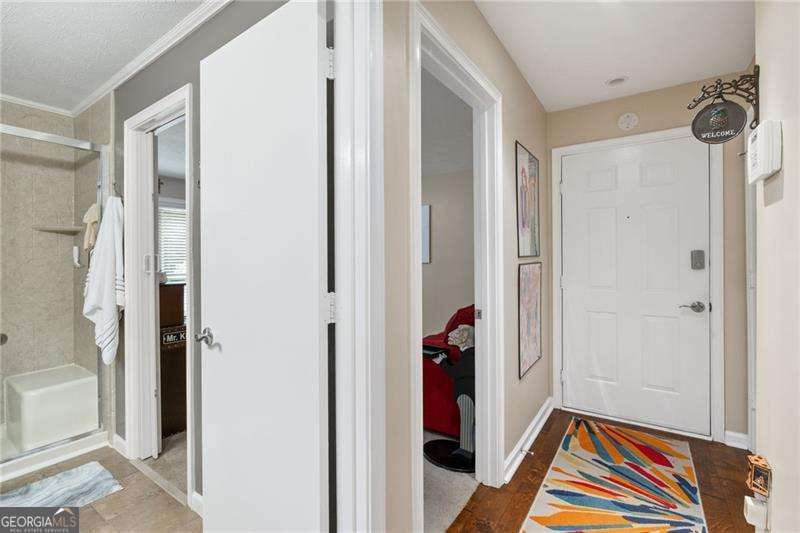 2 bedroom, 2 bathroom, 1,000 sq ft condominium for rent at 525 Warm Springs Circle, Roswell, GA 30075 for $1,800 a month — photo 5