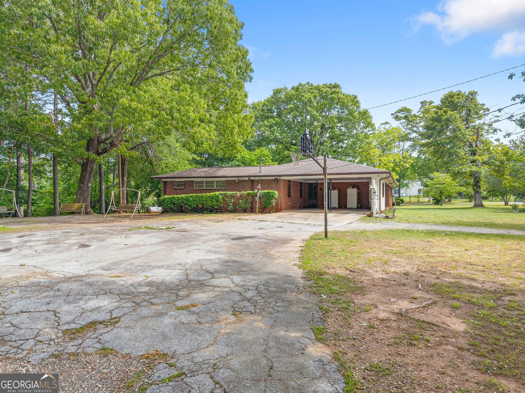 4 bedroom, 3 bathroom, 2,297 sq ft single family residence for sale at 4508 Dicks Hill Parkway, Mount Airy, GA 30563 — photo 7