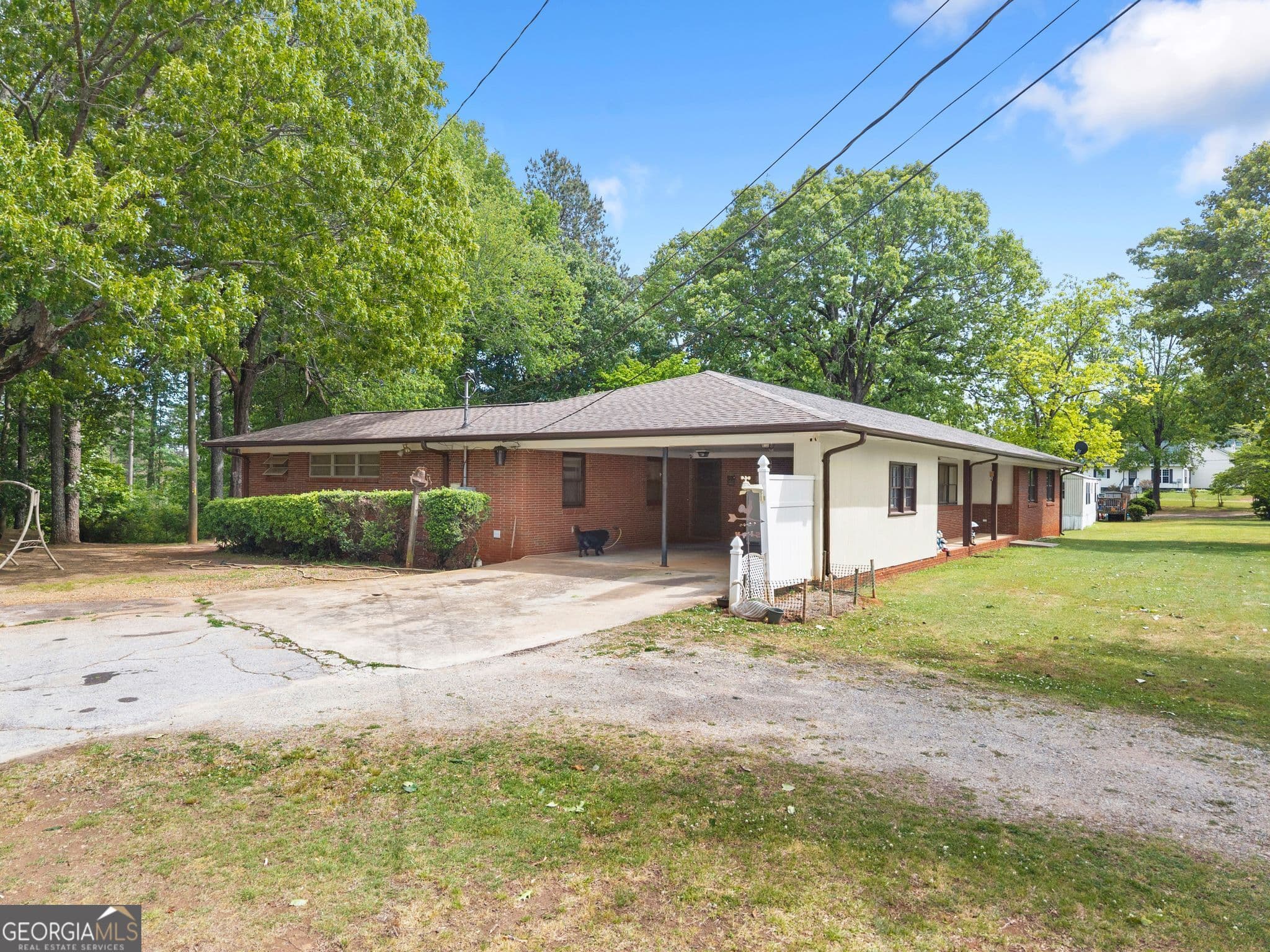4 bedroom, 3 bathroom, 2,297 sq ft single family residence for sale at 4508 Dicks Hill Parkway, Mount Airy, GA 30563 — photo 5