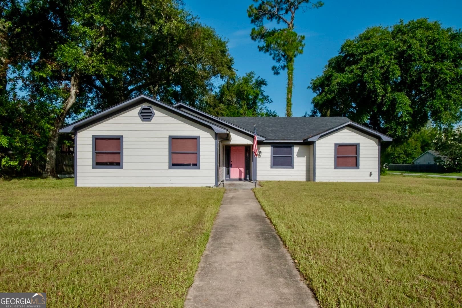 3 bedroom, 2.5 bathroom, 2,003 sq ft single family residence for sale at 100 Pinedale Drive, St. Marys, GA 31558 — photo 2