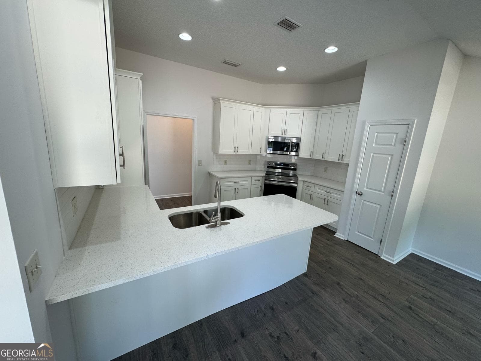 4 bedroom, 2 bathroom, 2,010 sq ft single family residence for sale at 106 Cypress Bend, Kingsland, GA 31548 — photo 6