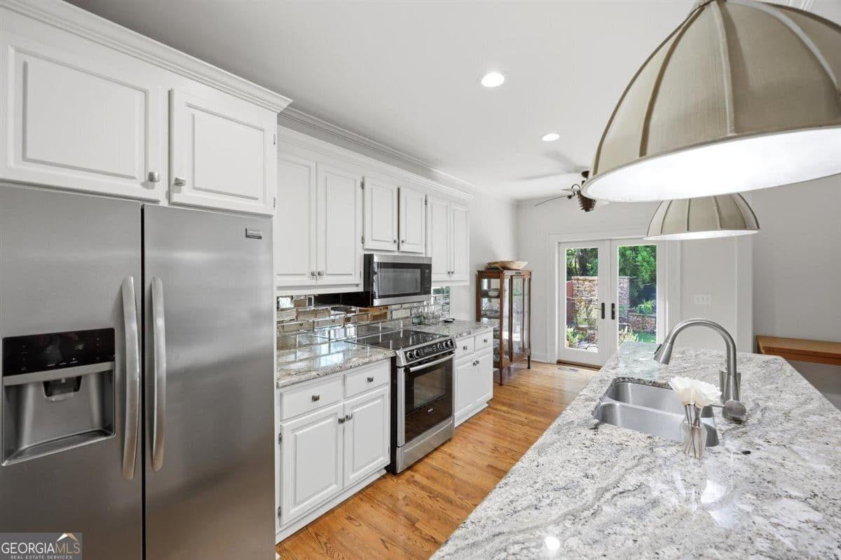 4 bedroom, 2.5 bathroom, 2,597 sq ft single family residence for sale at 155 N Wellington, Macon, GA 31210 — photo 9