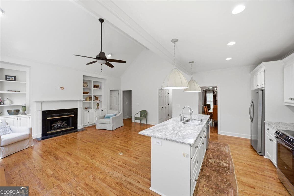 4 bedroom, 2.5 bathroom, 2,597 sq ft single family residence for sale at 155 N Wellington, Macon, GA 31210 — photo 8