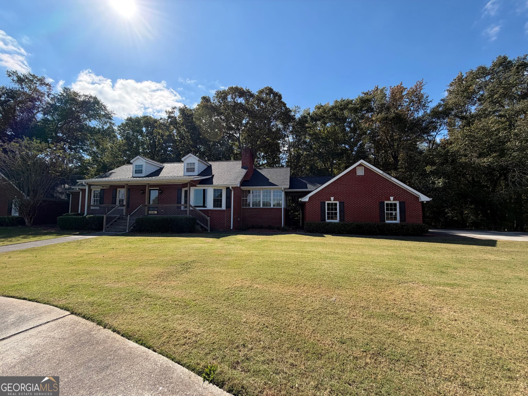 3 bedroom, 4 bathroom, 3,986 sq ft single family residence for sale at 585 P J East Road, Covington, GA 30014 — photo 2