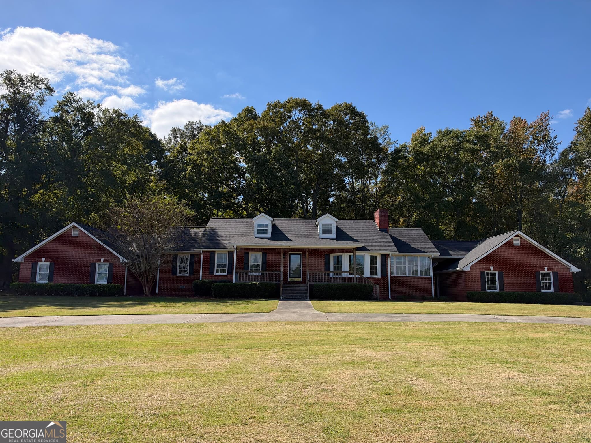 3 bedroom, 4 bathroom, 3,986 sq ft single family residence for sale at 585 P J East Road, Covington, GA 30014