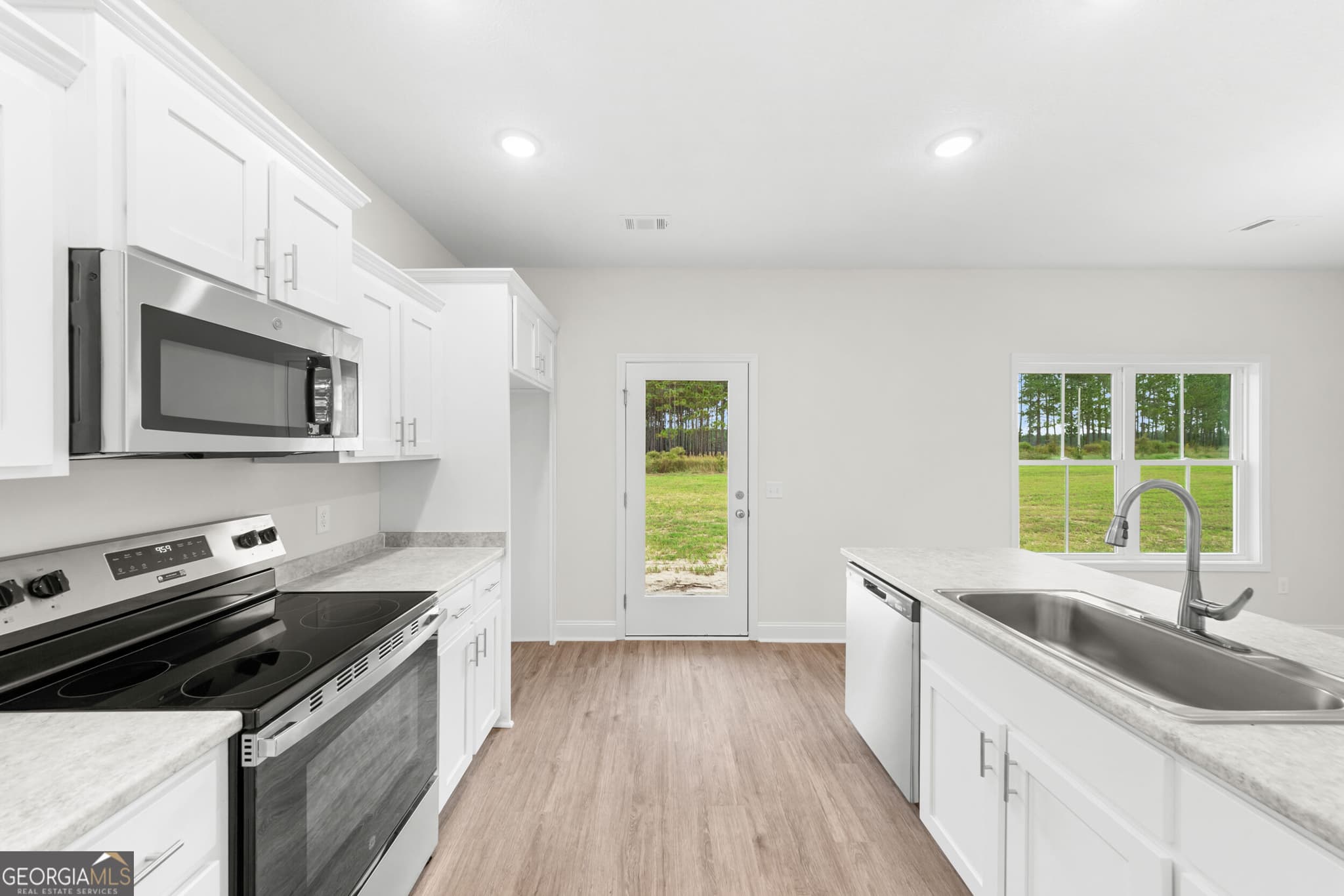 3 bedroom, 2 bathroom, 1,368 sq ft single family residence for sale at 161 Landmark Circle LOT 28, Statesboro, GA 30458 — photo 9