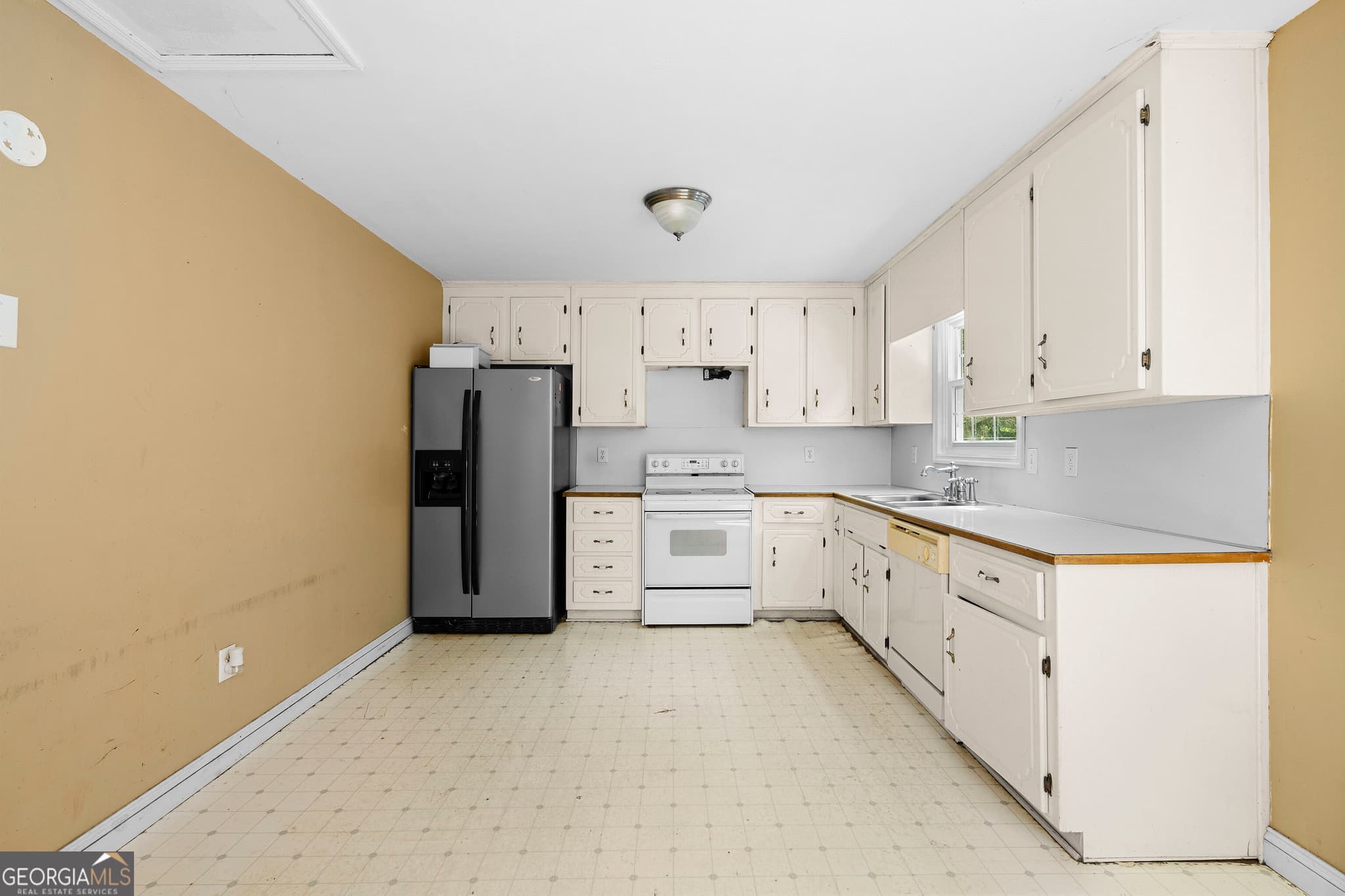 3 bedroom, 2 bathroom, 1,204 sq ft single family residence for sale at 286 Covered Bridge Road, Euharlee, GA 30120 — photo 6