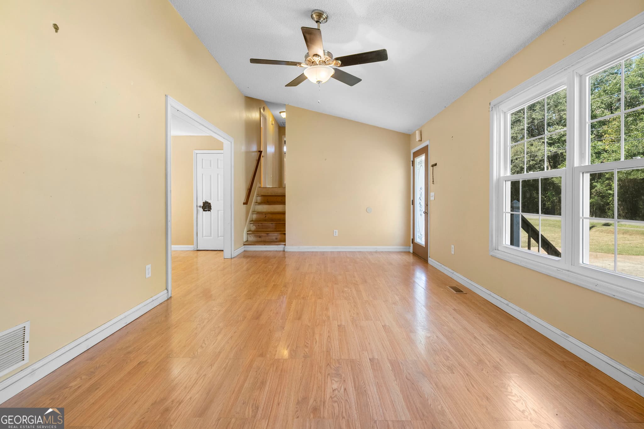 3 bedroom, 2 bathroom, 1,204 sq ft single family residence for sale at 286 Covered Bridge Road, Euharlee, GA 30120 — photo 3