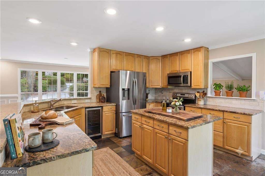 4 bedroom, 4 bathroom, 3,722 sq ft single family residence for sale at 1055 Lee Circle, Atlanta, GA 30324 — photo 7
