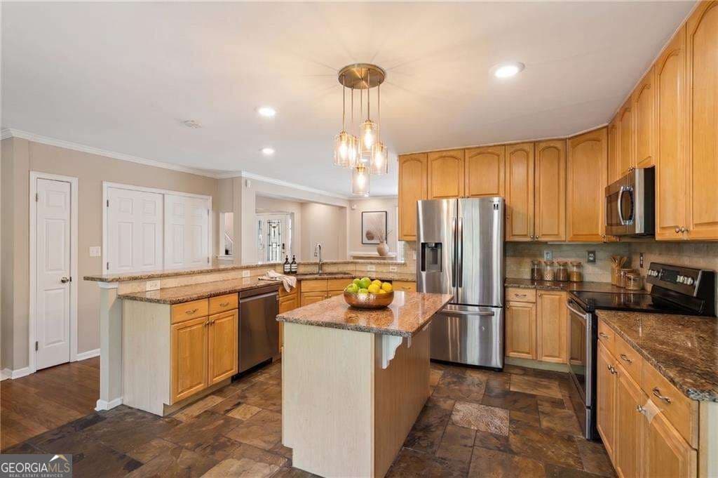 4 bedroom, 4 bathroom, 3,722 sq ft single family residence for sale at 1055 Lee Circle, Atlanta, GA 30324 — photo 8