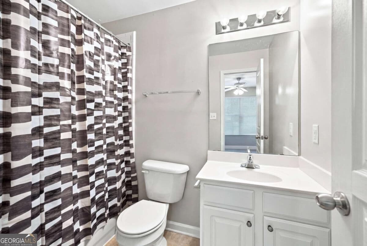 2 bedroom, 2.5 bathroom, 1,136 sq ft condominium for sale at 1035 Barnett Shoals Road 452, Athens, GA 30605 — photo 9