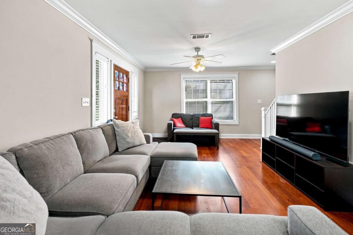 2 bedroom, 2.5 bathroom, 1,136 sq ft condominium for sale at 1035 Barnett Shoals Road 452, Athens, GA 30605 — photo 4