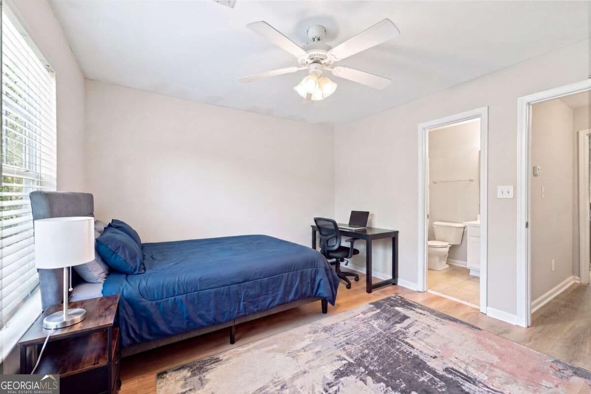 2 bedroom, 2.5 bathroom, 1,136 sq ft condominium for sale at 1035 Barnett Shoals Road 452, Athens, GA 30605 — photo 8