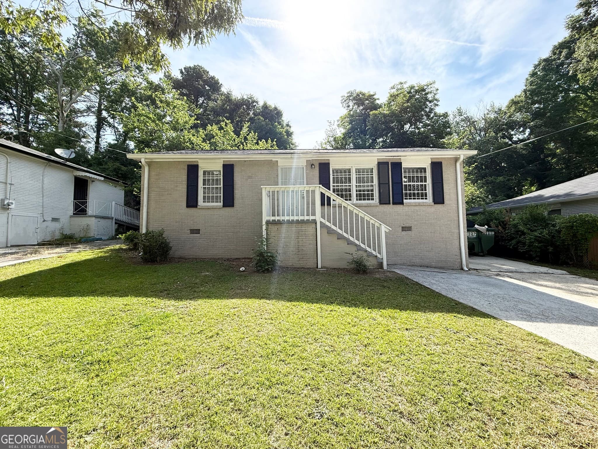 3 bedroom, 2 bathroom, 1,250 sq ft single family residence for sale at 2932 SW Diana Drive, Atlanta, GA 30315 — photo 2