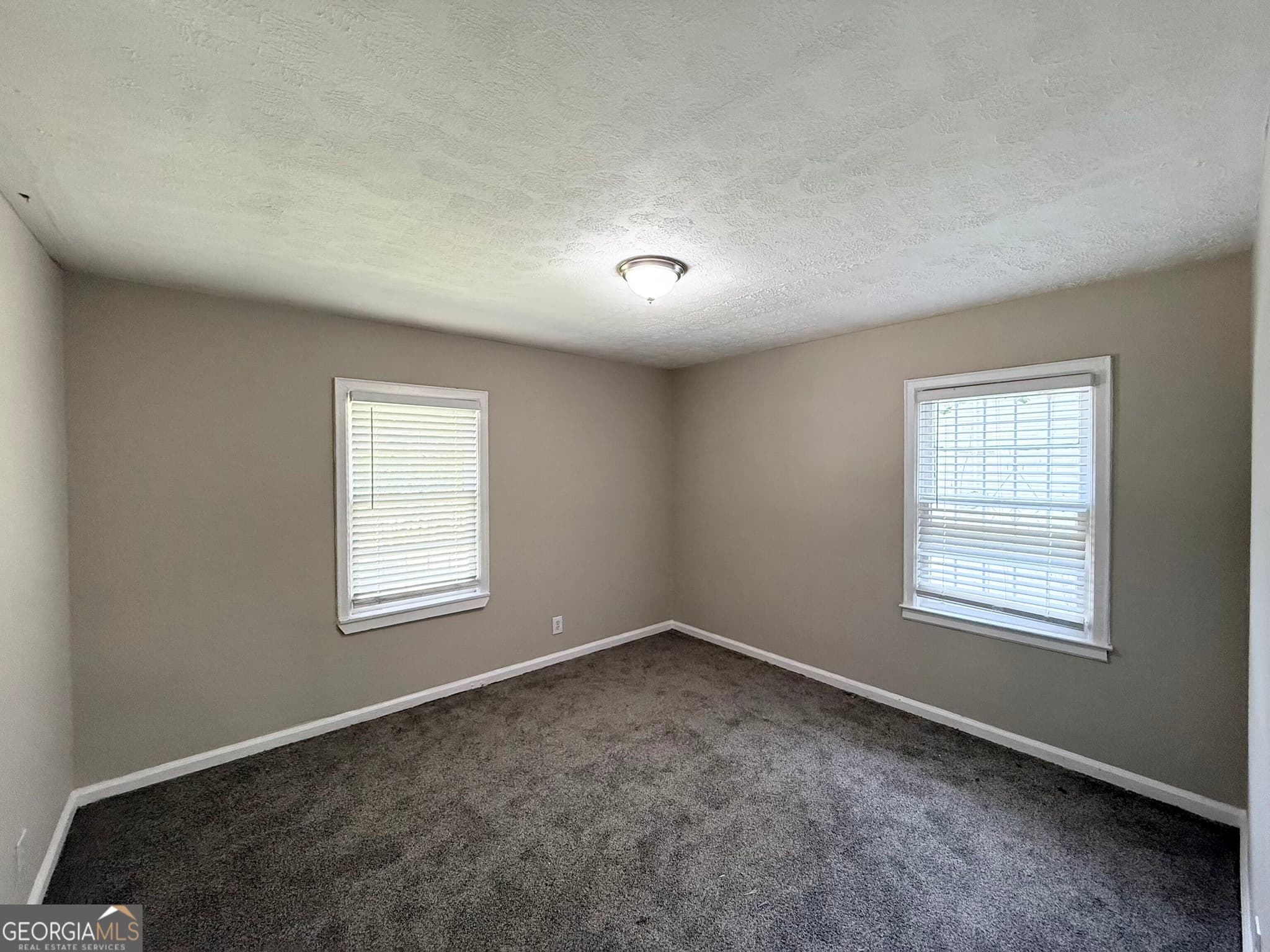 3 bedroom, 2 bathroom, 1,250 sq ft single family residence for sale at 2932 SW Diana Drive, Atlanta, GA 30315 — photo 3