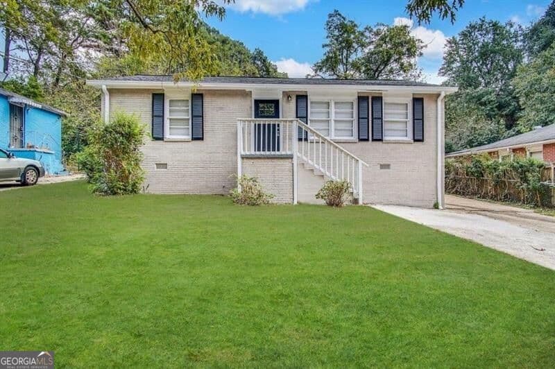 3 bedroom, 2 bathroom, 1,250 sq ft single family residence for sale at 2932 SW Diana Drive, Atlanta, GA 30315