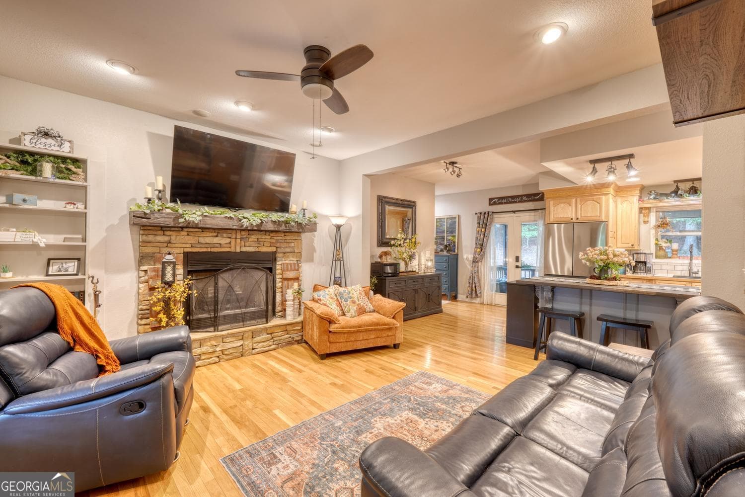 3 bedroom, 2.5 bathroom, 2,546 sq ft cabin,single family residence for sale at 152 Lonesome Pine Trail, Blairsville, GA 30512 — photo 4