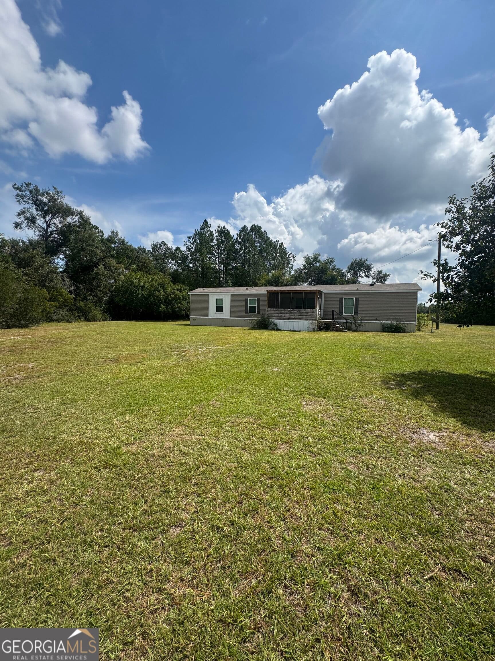 3 bedroom, 2 bathroom, 1,216 sq ft single family residence under contract at 1164 Pine Valley Road, Waycross, GA 31503 — photo 6