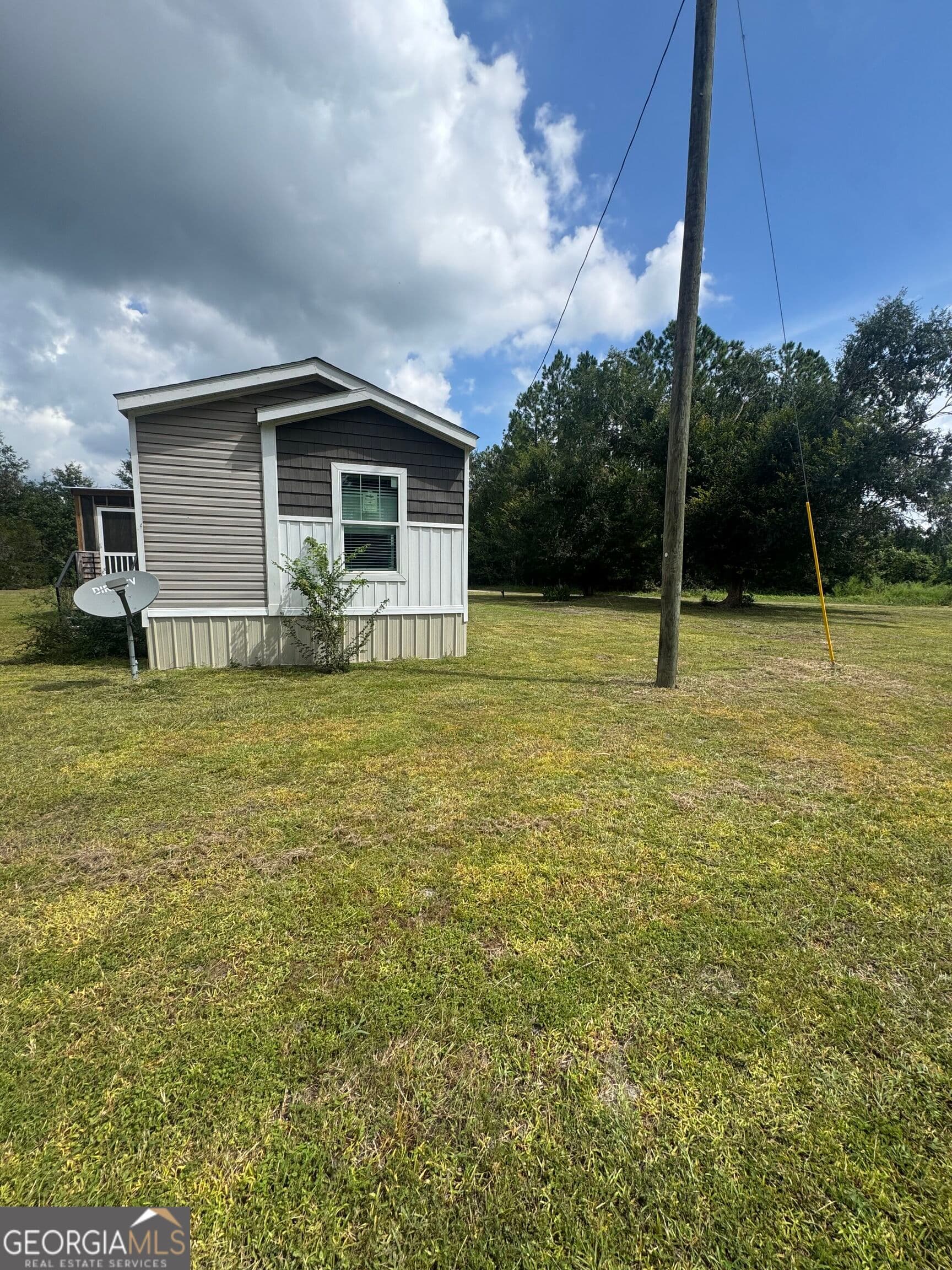 3 bedroom, 2 bathroom, 1,216 sq ft single family residence under contract at 1164 Pine Valley Road, Waycross, GA 31503 — photo 3