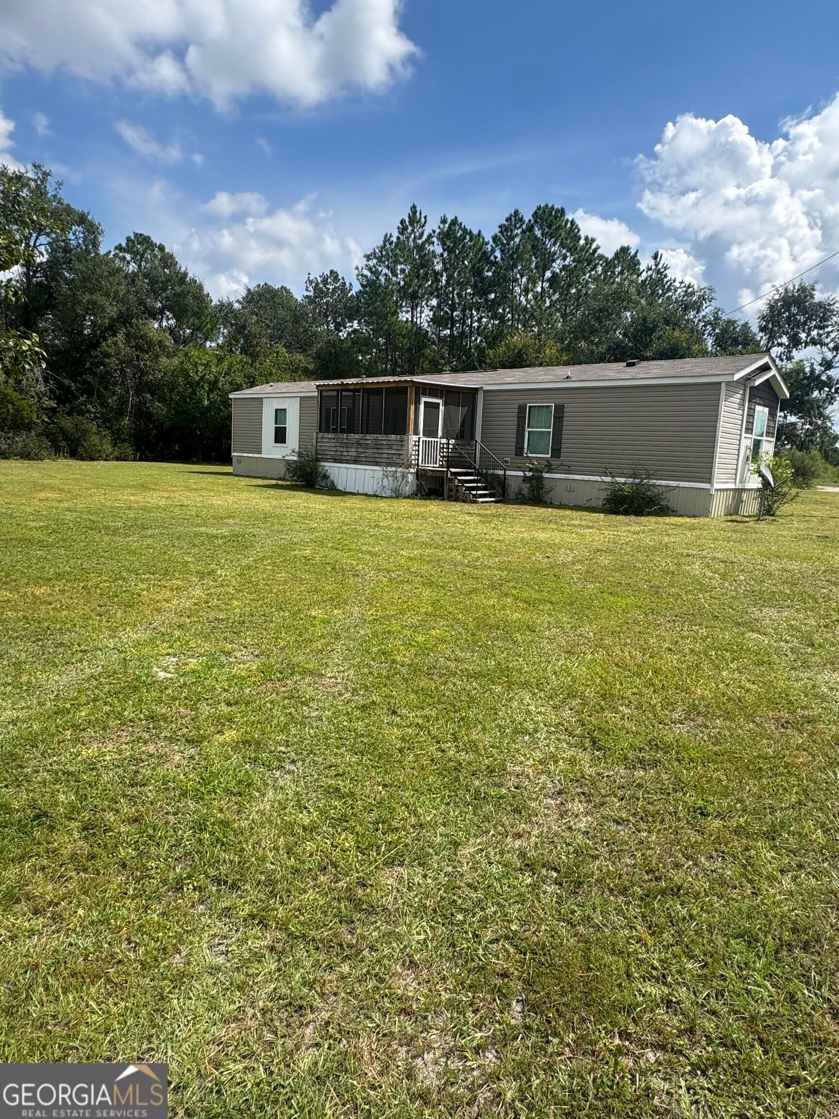 3 bedroom, 2 bathroom, 1,216 sq ft single family residence under contract at 1164 Pine Valley Road, Waycross, GA 31503