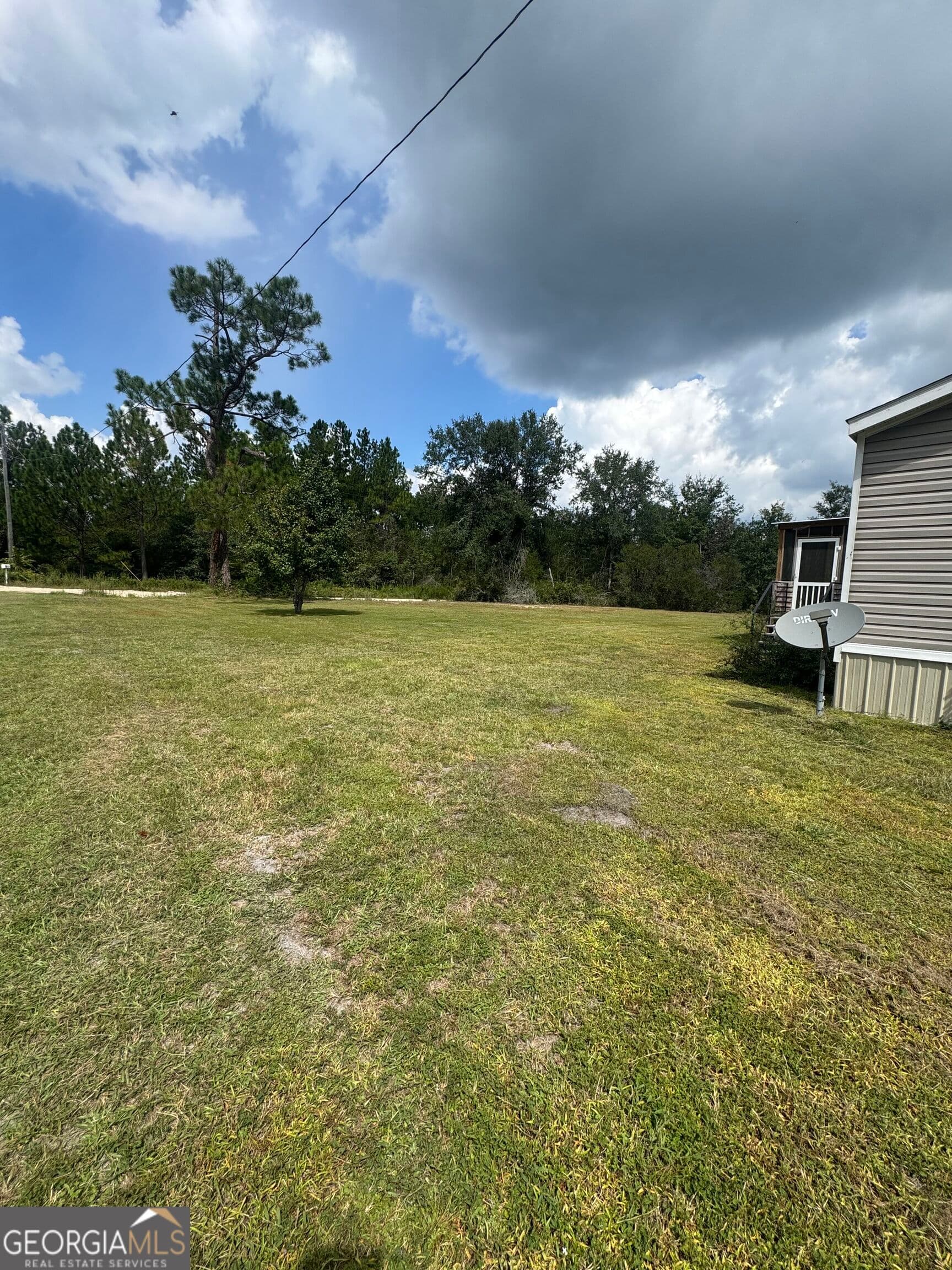 3 bedroom, 2 bathroom, 1,216 sq ft single family residence under contract at 1164 Pine Valley Road, Waycross, GA 31503 — photo 4