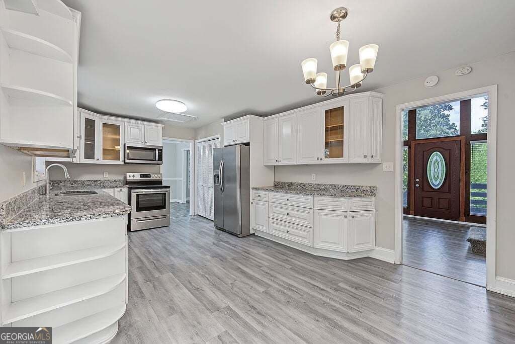 4 bedroom, 3 bathroom, 2,648 sq ft single family residence for sale at 2741 Spencers Trace, Marietta, GA 30062 — photo 6