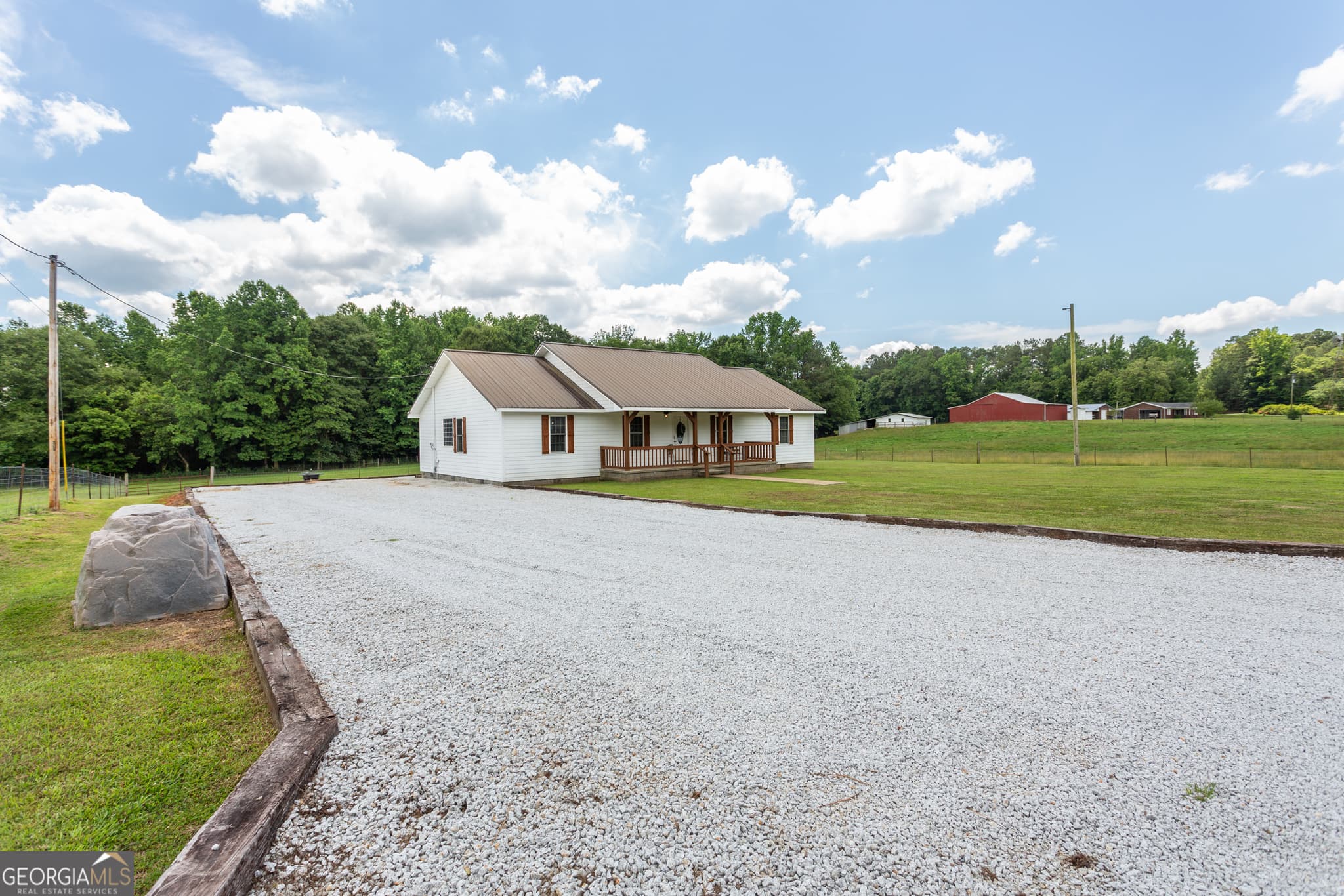 4 bedroom, 3 bathroom, 1,920 sq ft single family residence for sale at 110 Windmill Road, Ashland, AL 36251 — photo 5
