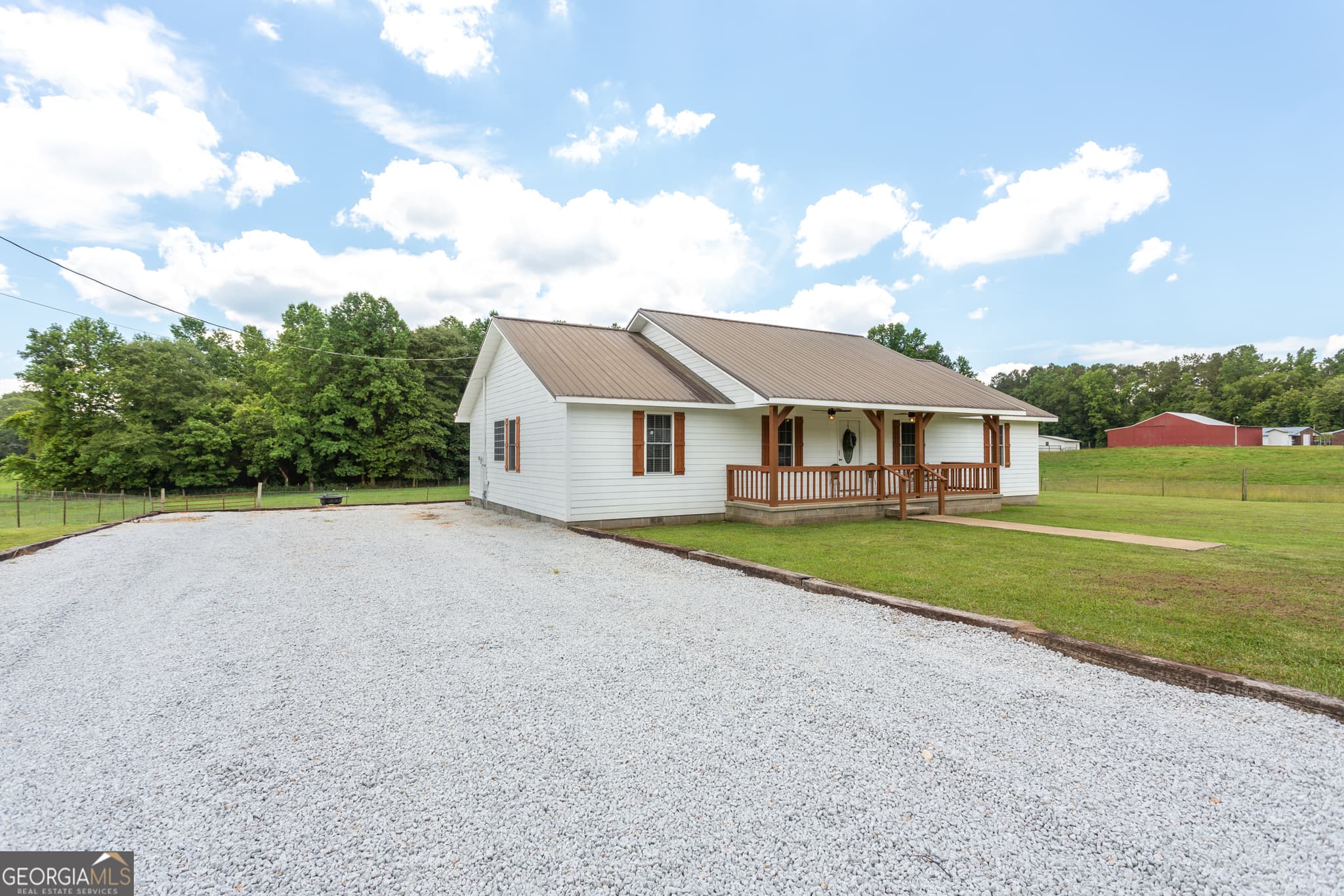 4 bedroom, 3 bathroom, 1,920 sq ft single family residence for sale at 110 Windmill Road, Ashland, AL 36251 — photo 4