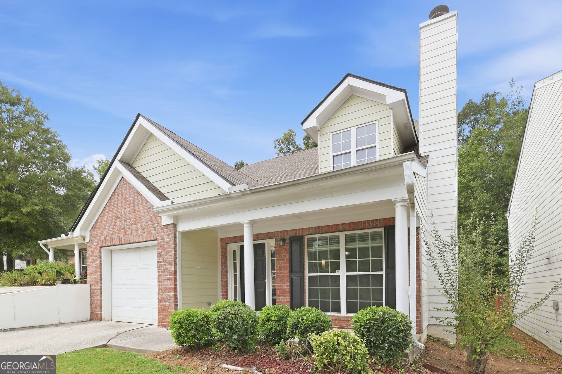 3 bedroom, 2.5 bathroom, 1,665 sq ft single family residence for sale at 4621 Ravenwood Loop, Union City, GA 30291 — photo 2