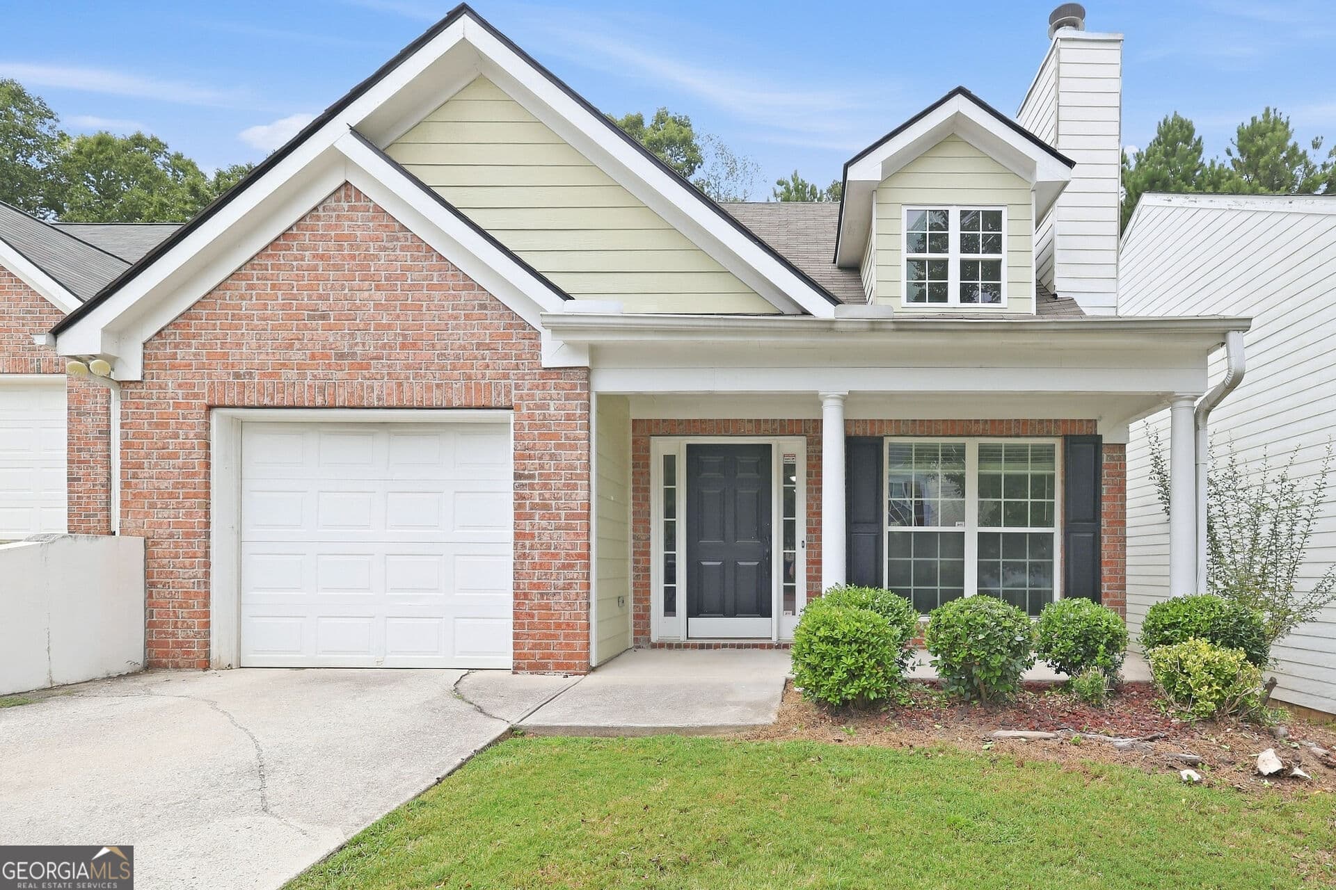 3 bedroom, 2.5 bathroom, 1,665 sq ft single family residence for sale at 4621 Ravenwood Loop, Union City, GA 30291 — photo 1 of 22