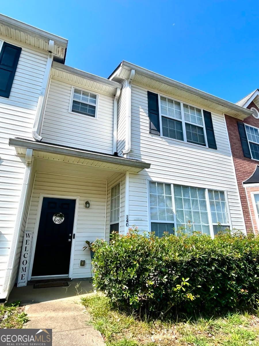 3 bedroom, 2.5 bathroom, 1,384 sq ft townhouse for sale at 140 Odyssey Turn, Conyers, GA 30012 — photo 2