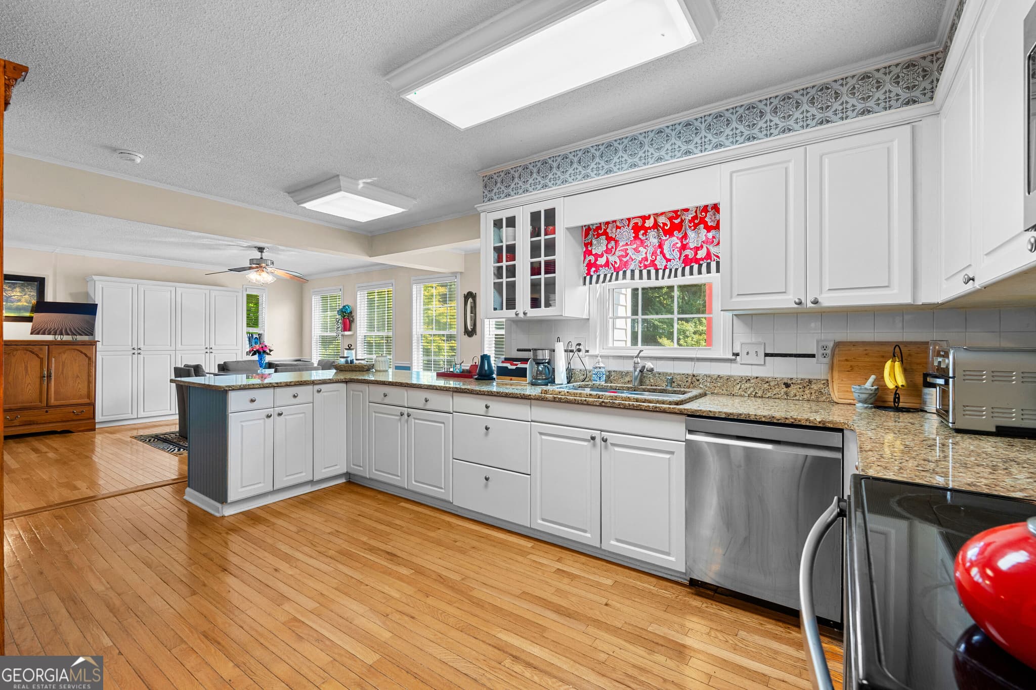 4 bedroom, 2.5 bathroom, 3,084 sq ft single family residence for sale at 101 WARMSTONE Path, Peachtree City, GA 30269 — photo 7