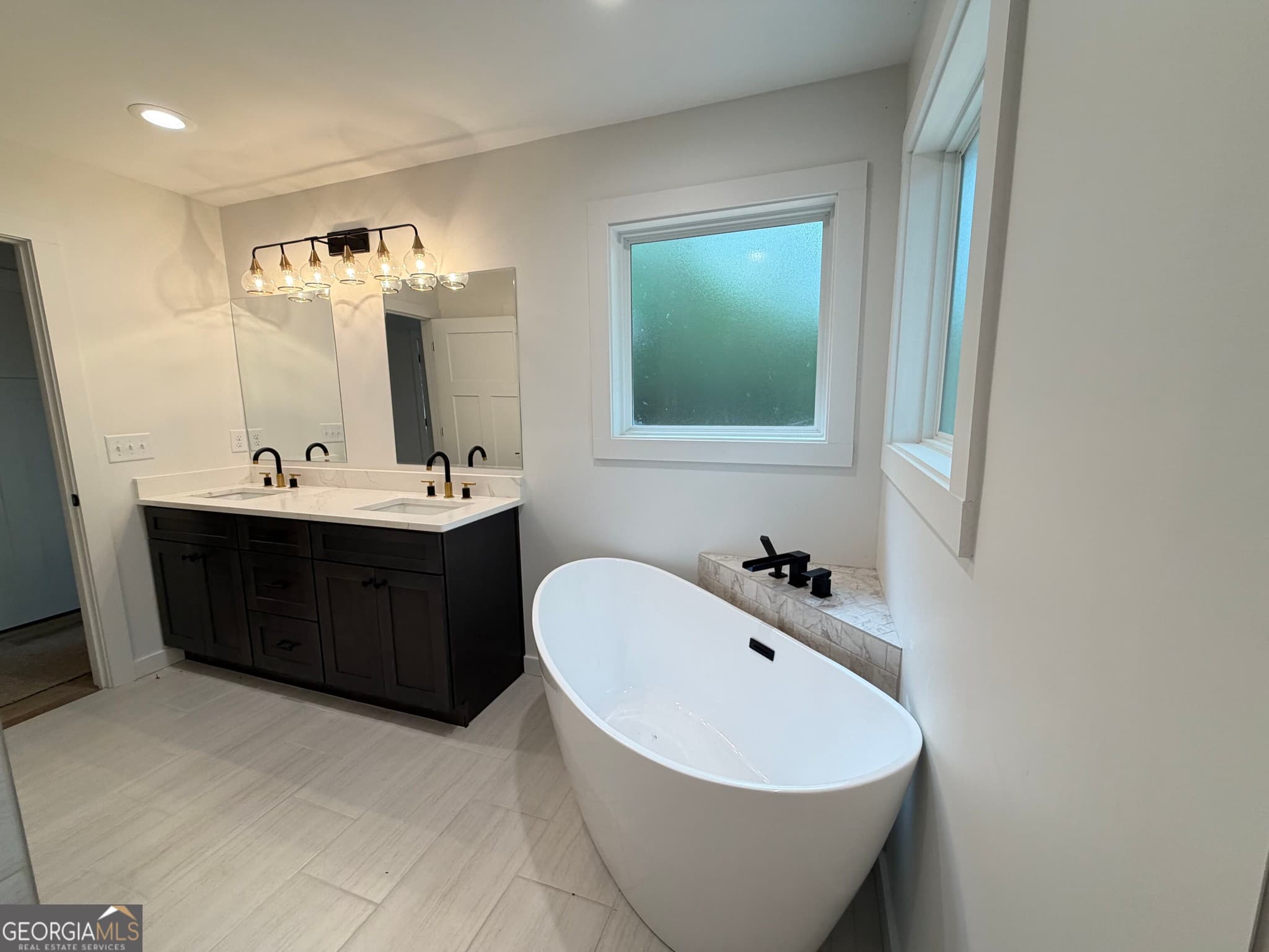 4 bedroom, 2 bathroom, 1,924 sq ft single family residence for sale at 392 Ga Highway 74, Molena, GA 30258 — photo 9