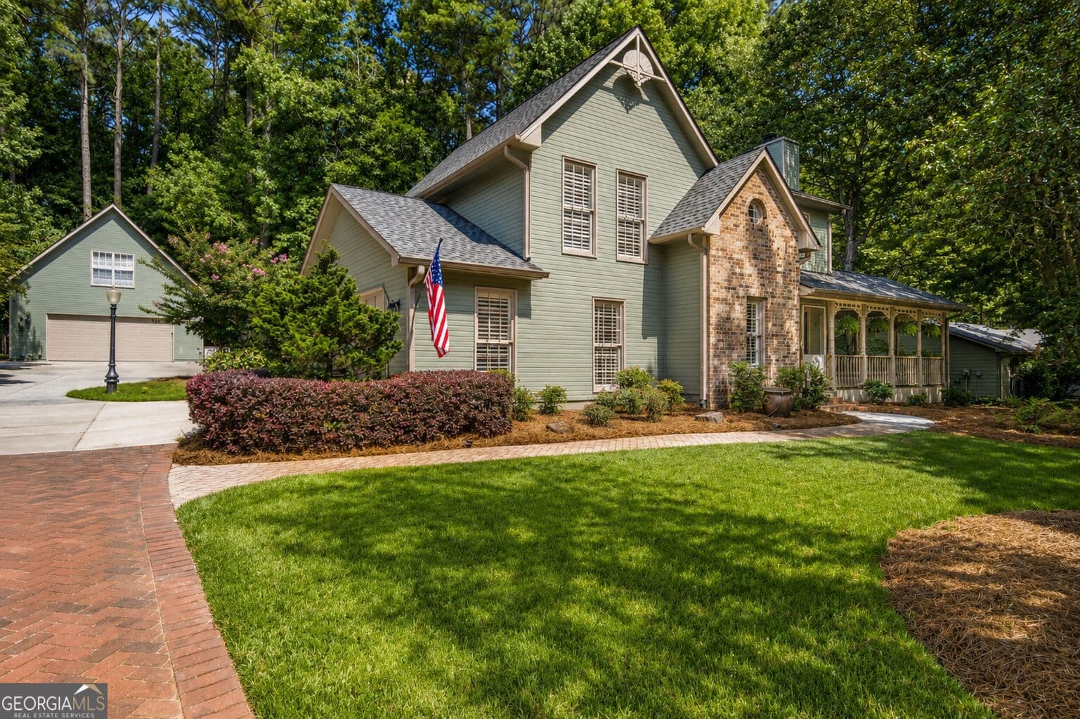 3 bedroom, 2.5 bathroom, 2,550 sq ft single family residence for sale at 110 Shadowood Lane, Peachtree City, GA 30269 — photo 2