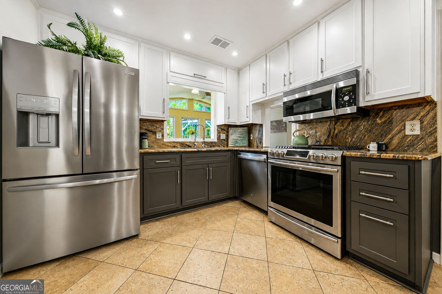 3 bedroom, 2.5 bathroom, 2,550 sq ft single family residence for sale at 110 Shadowood Lane, Peachtree City, GA 30269 — photo 9