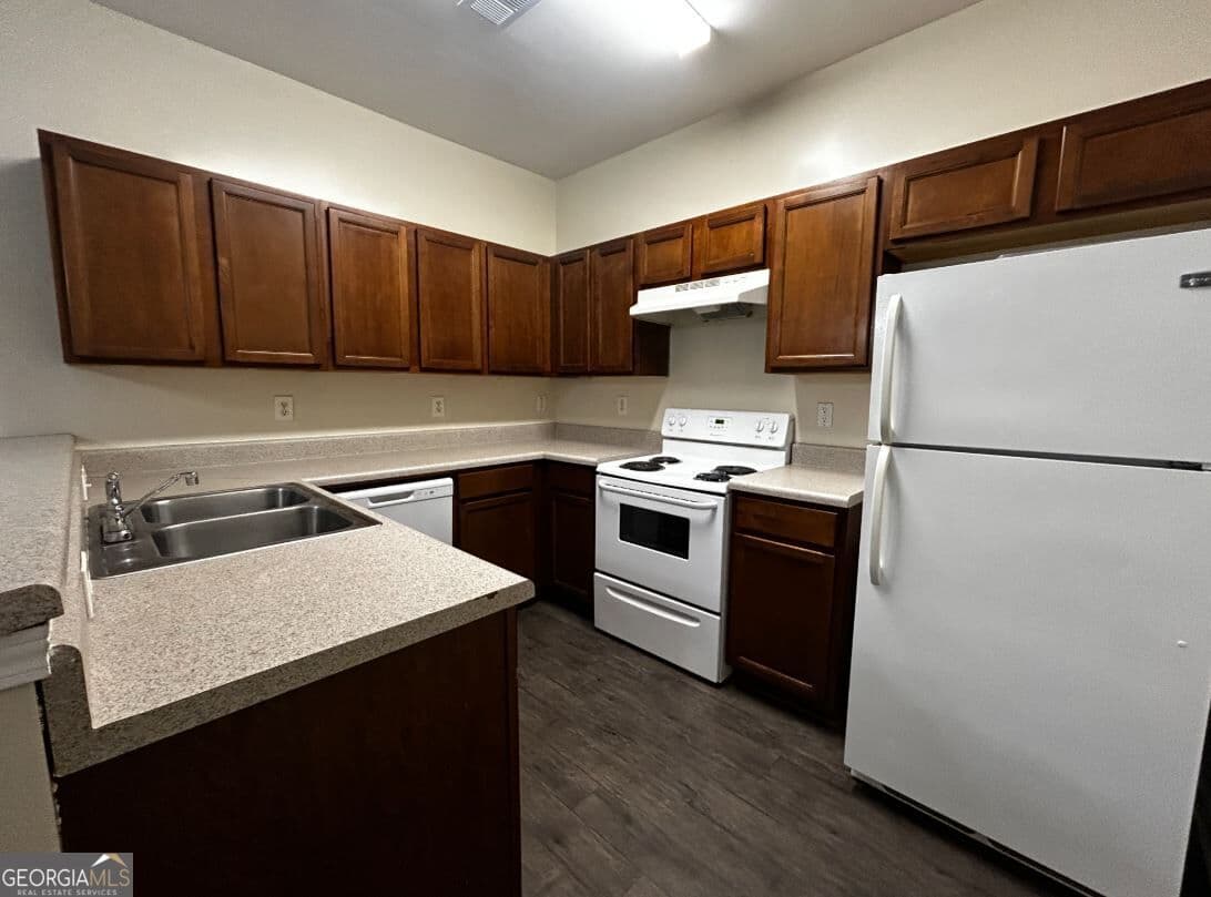 2 bedroom, 2 bathroom single family residence for rent at 14 Towncreek Lane, Adairsville, GA 30103 for $1,200 a month — photo 3