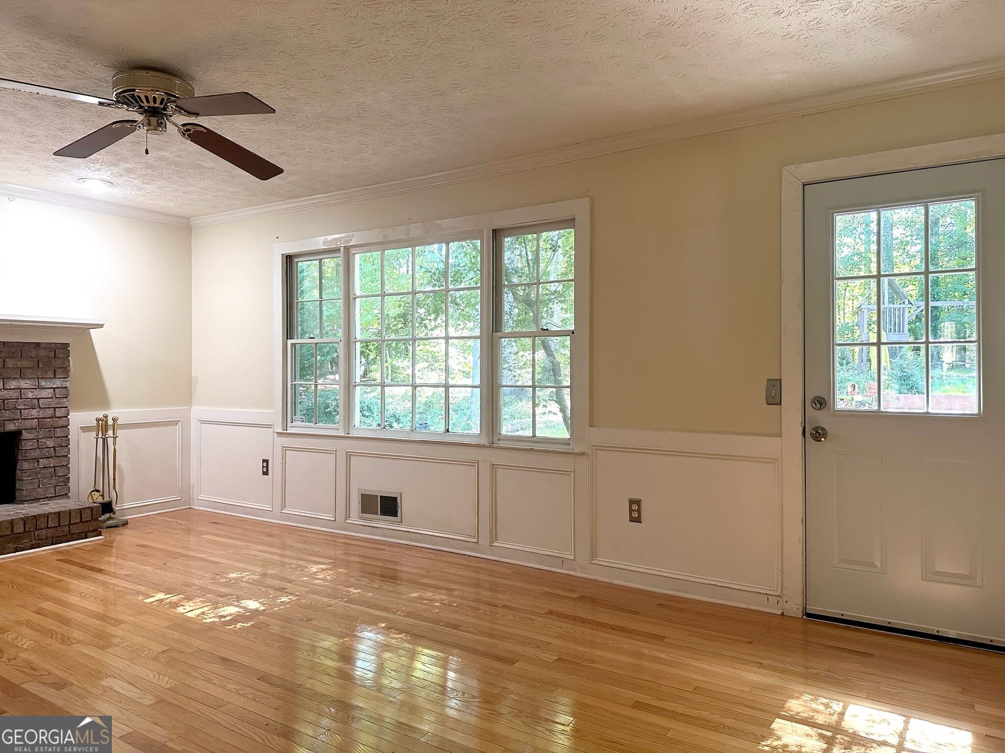 5 bedroom, 2.5 bathroom, 2,138 sq ft single family residence for rent at 1900 Federal Court, Lawrenceville, GA 30044 for $2,400 a month — photo 3