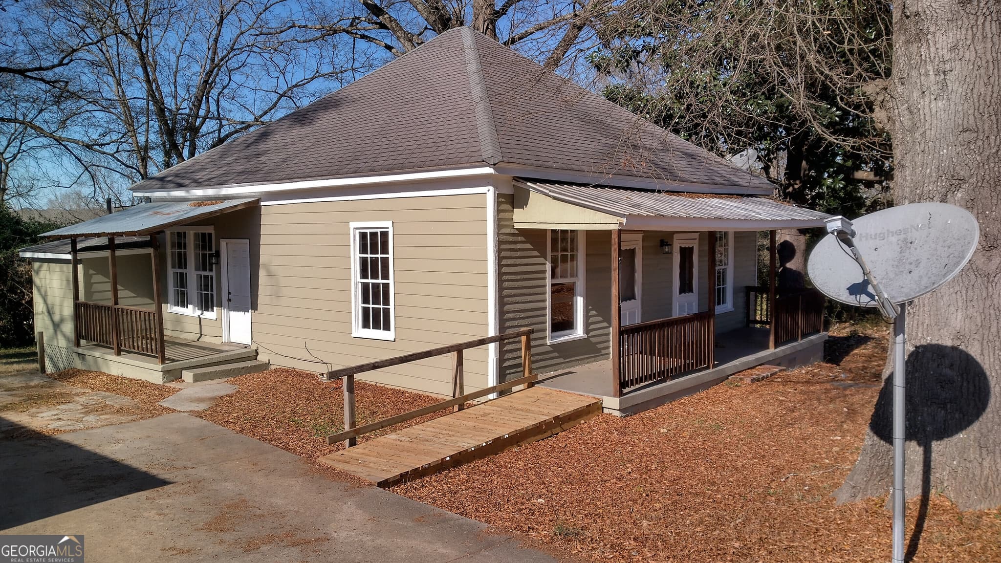 3 bedroom, 1 bathroom, 1,338 sq ft single family residence for sale at 1308 Park Avenue, Lagrange, GA 30240 — photo 2