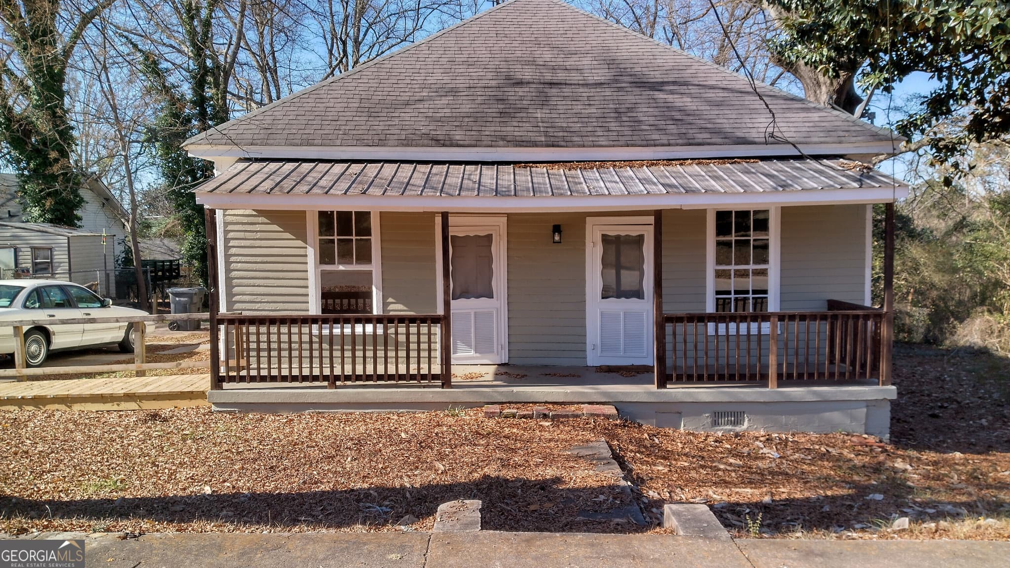 3 bedroom, 1 bathroom, 1,338 sq ft single family residence for sale at 1308 Park Avenue, Lagrange, GA 30240
