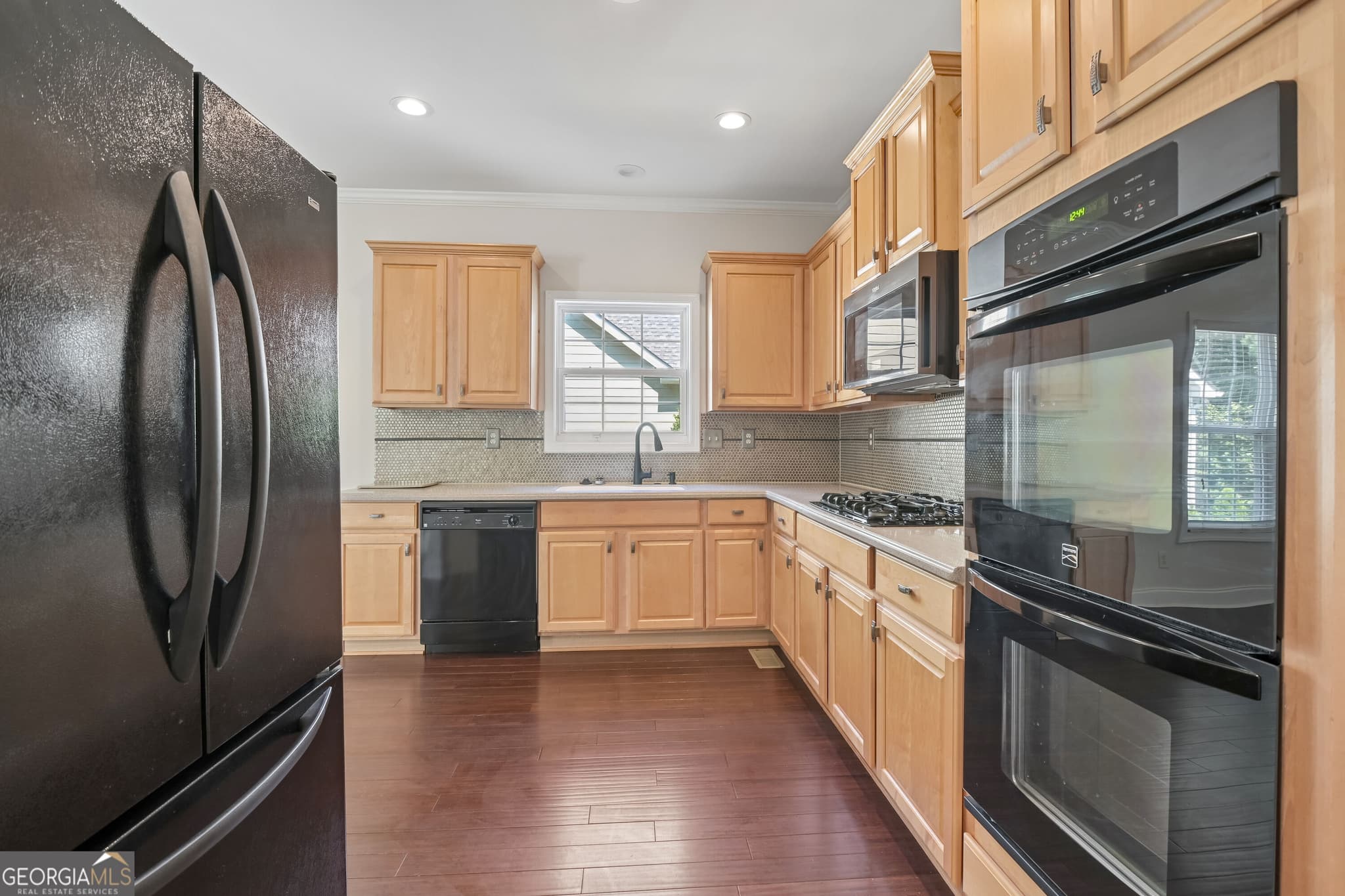 5 bedroom, 4 bathroom, 4,560 sq ft single family residence for sale at 4564 Austin Hills Drive, Suwanee, GA 30024 — photo 2