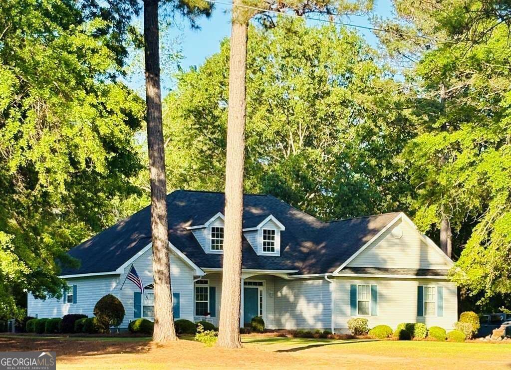 3 bedroom, 2 bathroom, 2,233 sq ft single family residence for sale at 733 Flanders Lane, Dublin, GA 31021 — photo 2