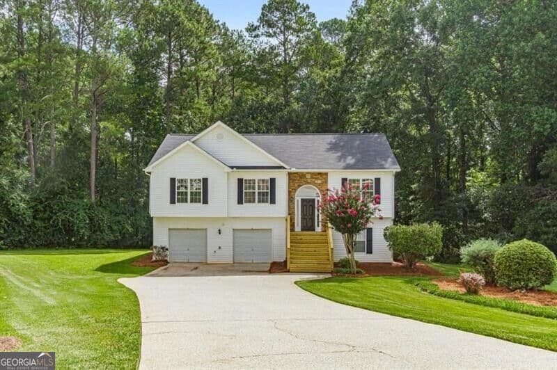 3 bedroom, 2.5 bathroom, 1,824 sq ft single family residence for rent at 4025 Hemingway Drive, Monroe, GA 30656 for $1,950 a month — photo 1 of 1