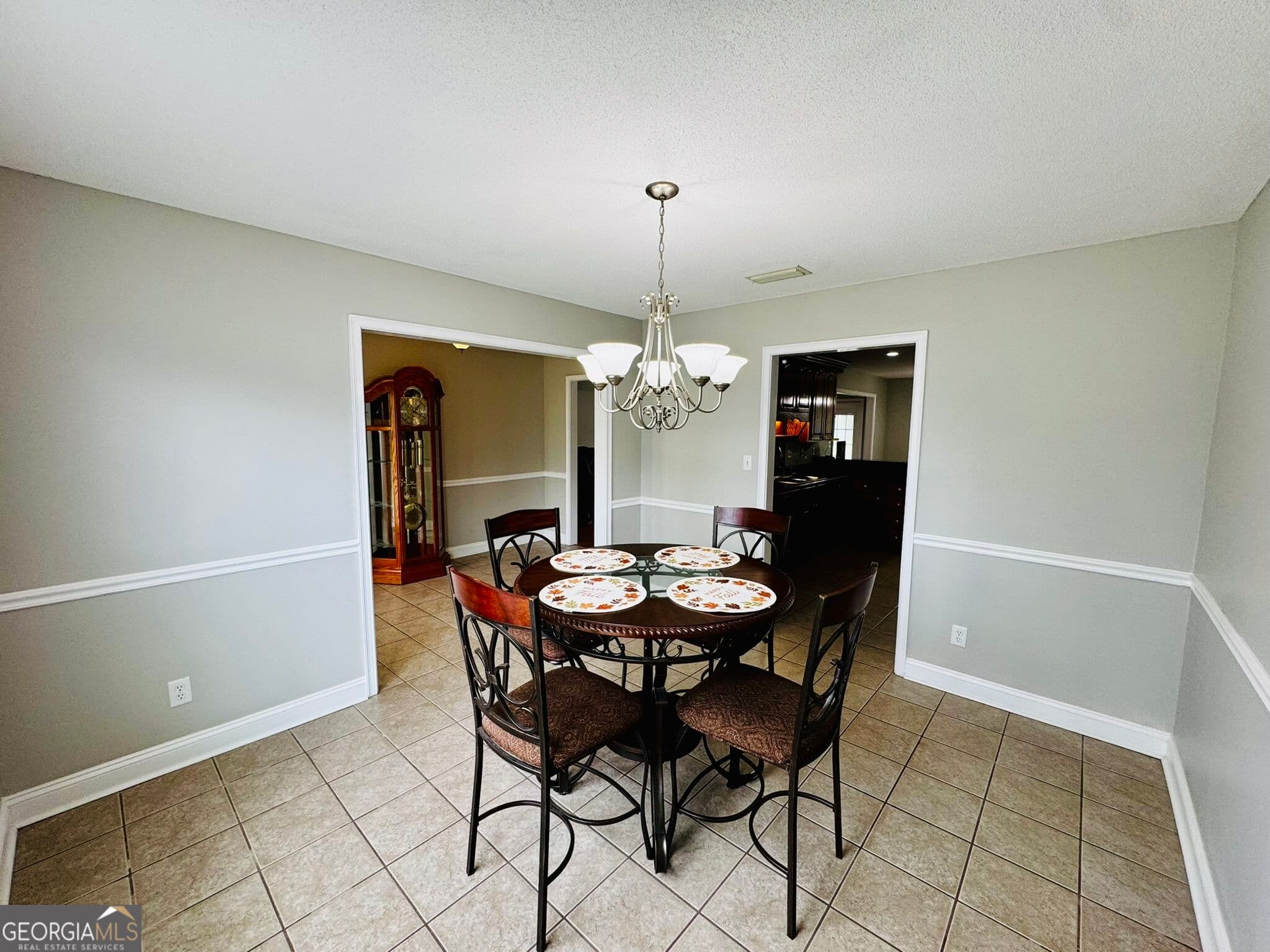 4 bedroom, 2 bathroom single family residence under contract at 4159 Conway Circle, Valdosta, GA 31605 — photo 6