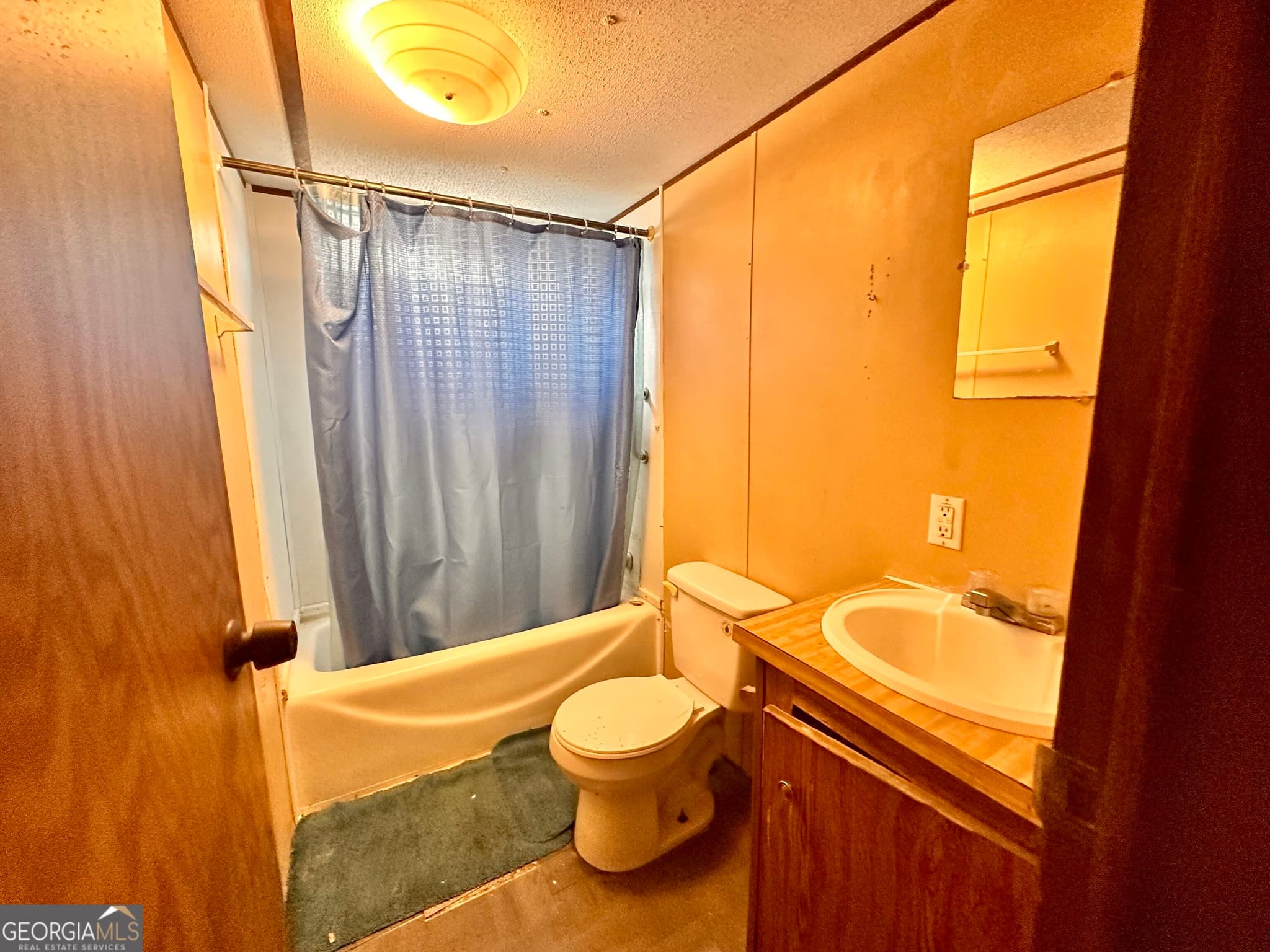 2 bedroom, 1 bathroom, 728 sq ft single family residence for sale at 6979 Oak Ridge Circle, Blackshear, GA 31516 — photo 8