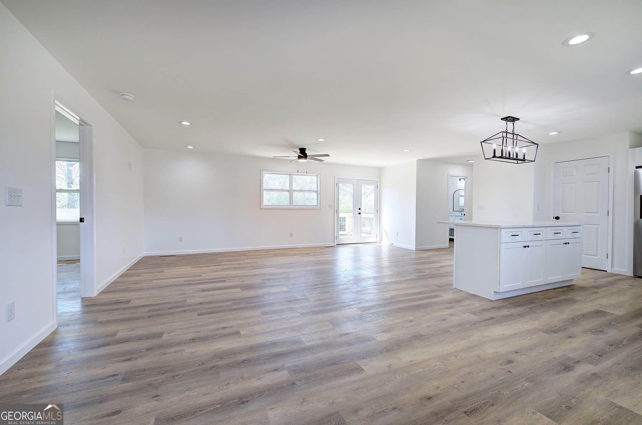 3 bedroom, 2 bathroom, 1,872 sq ft single family residence for rent at 516 Baxter Road, Calhoun, GA 30701 for $2,400 a month — photo 4